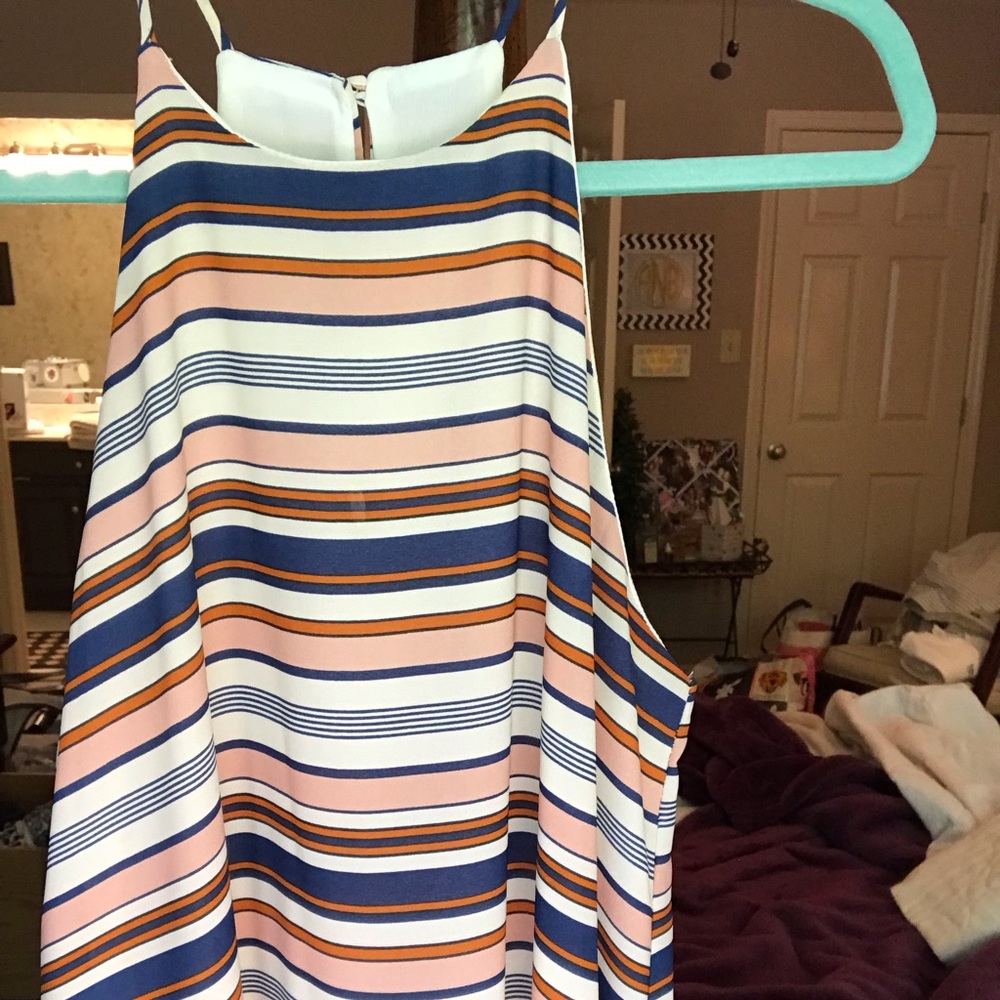 High neck swing Dress - Picture 3 of 8